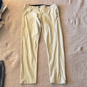 Vuori Men's Light Khaki Chinos